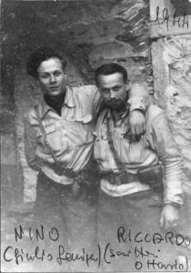 12 - Giulio Seniga (Nino) con con il comandante partigiano Riccardo Scrittori (Ottavio) in val D'Ossola nel 1944