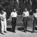 21 – Partita a bocce nei primi anni cinquanta. (al centro Pietro Secchia e Giulio Seniga).